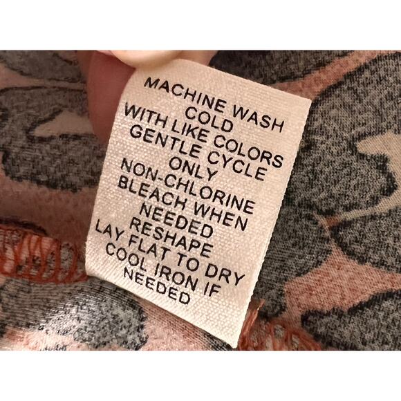 89th + Madison size M burnt leopard print on burnt orange blouse pullover top - Picture 7 of 7